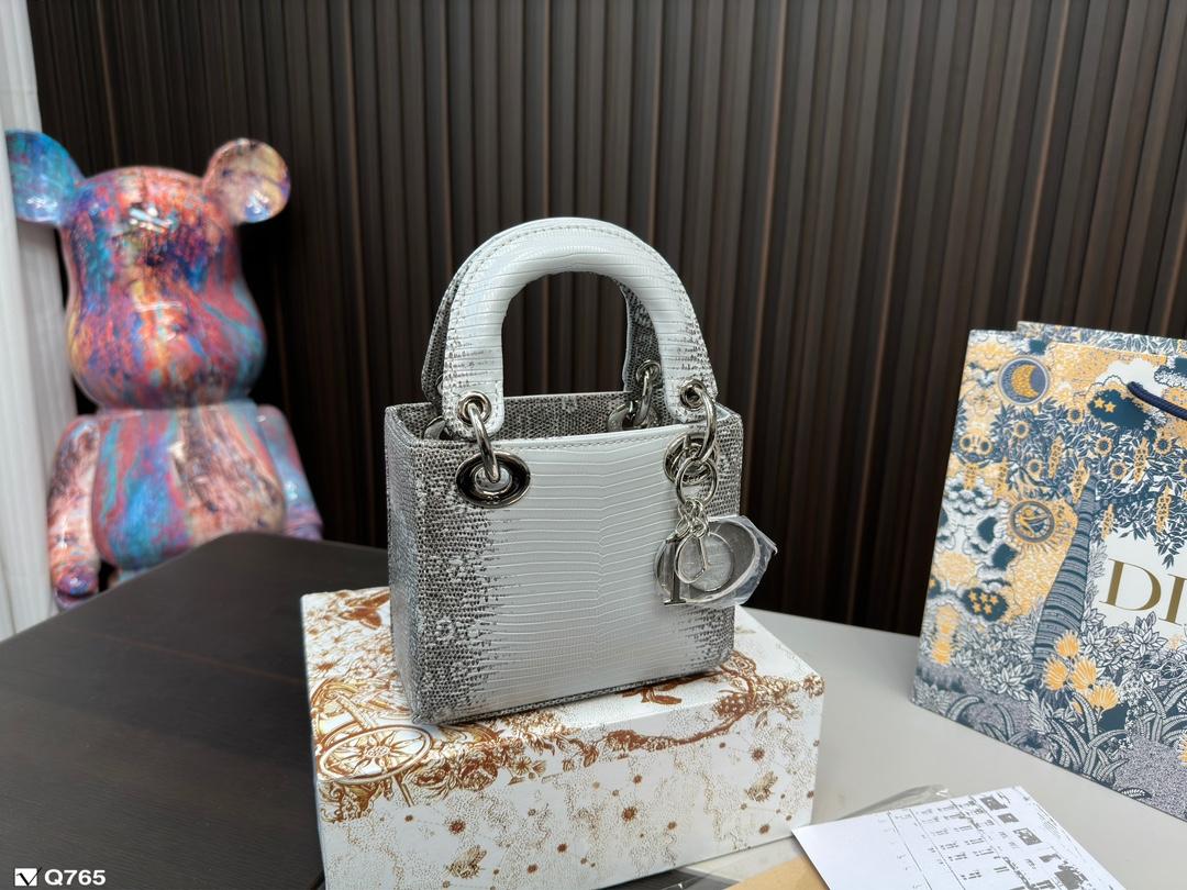 Replica Dior Bag  14*17*7CM