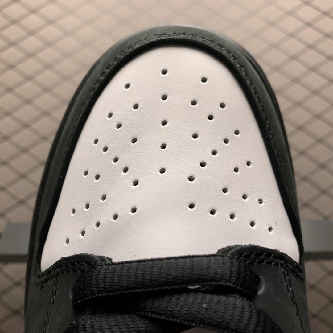Replica Nike Dunk SB Shoe Jeff staple x Nike SB Dunk low Pigeon 3.0 PANDA BV1310-013 Size