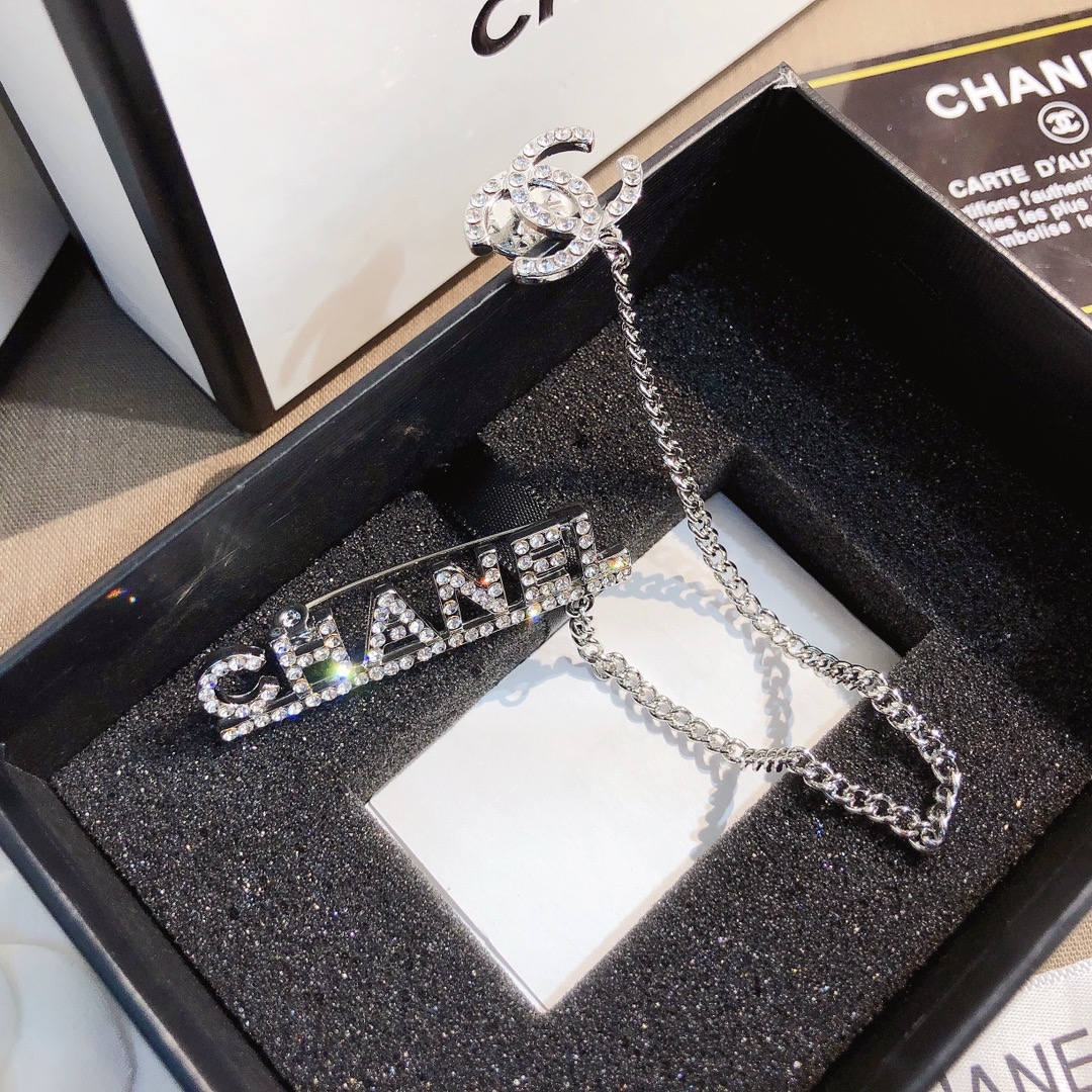 Replica CHANEL Brooch