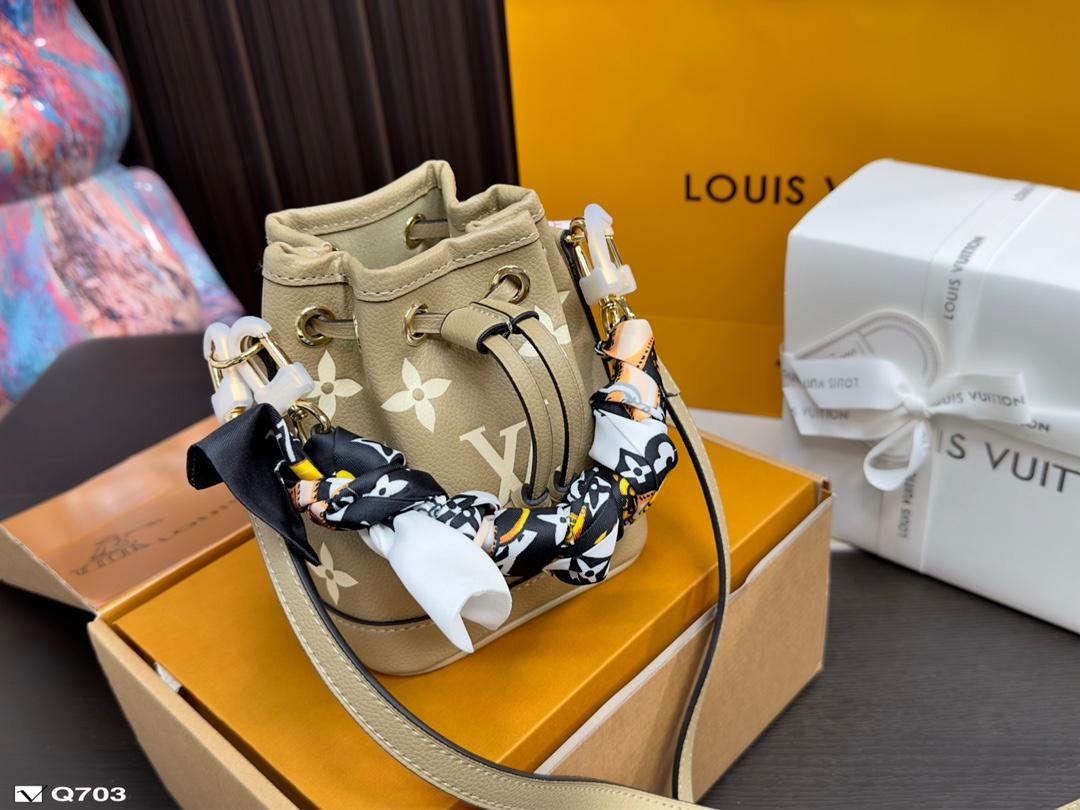 Replica Louis Vuitton Bag 13*15CM