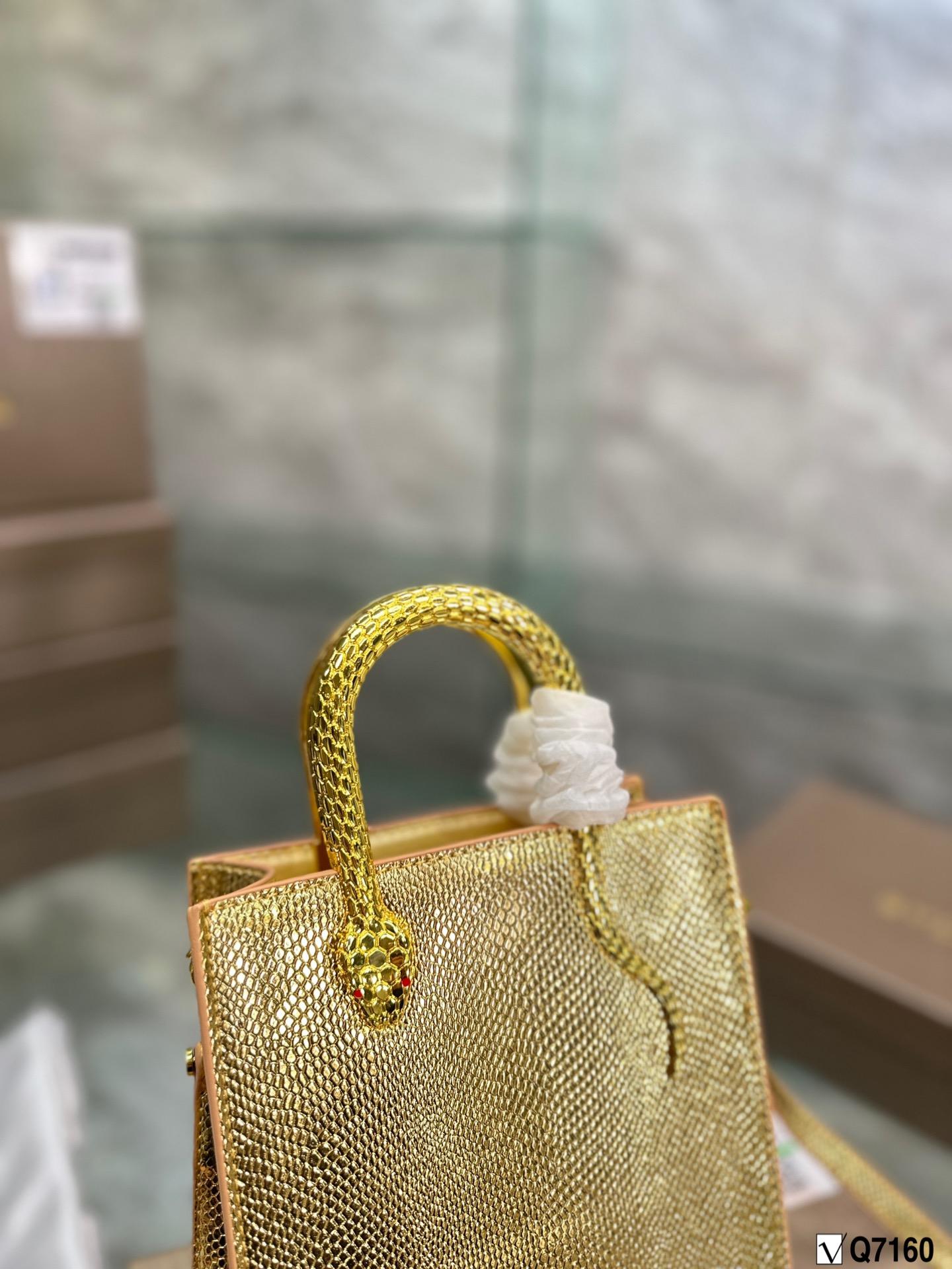 Replica BURBERRY Bag  15*20CM