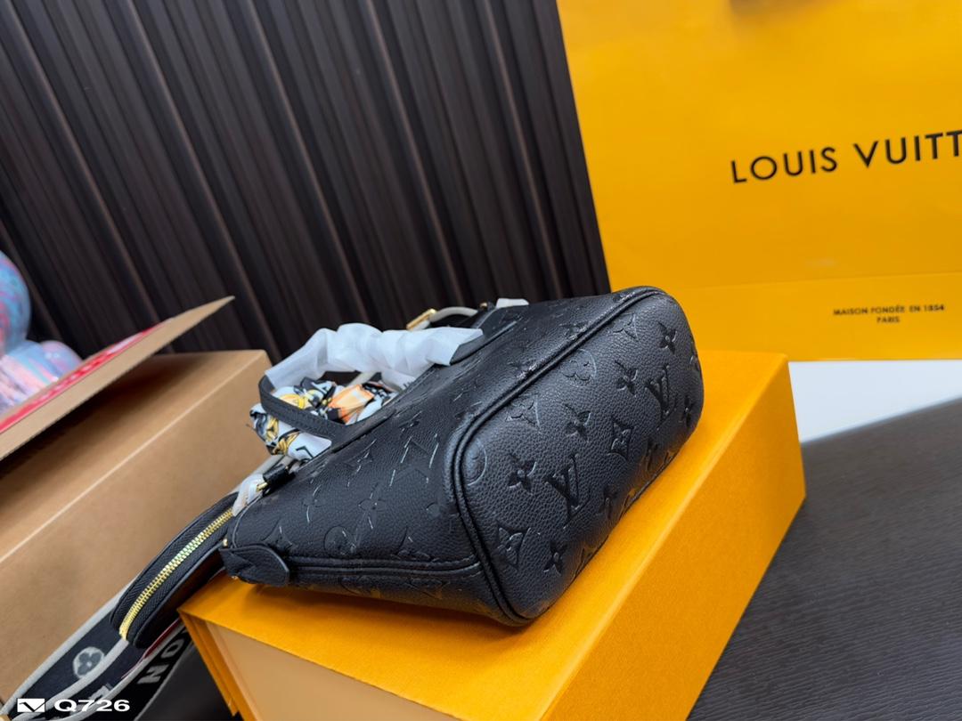 Replica Louis Vuitton Bag 13*19CM