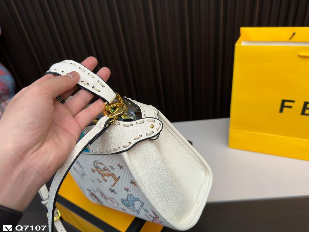 Replica Fendi Bag 23*18CM
