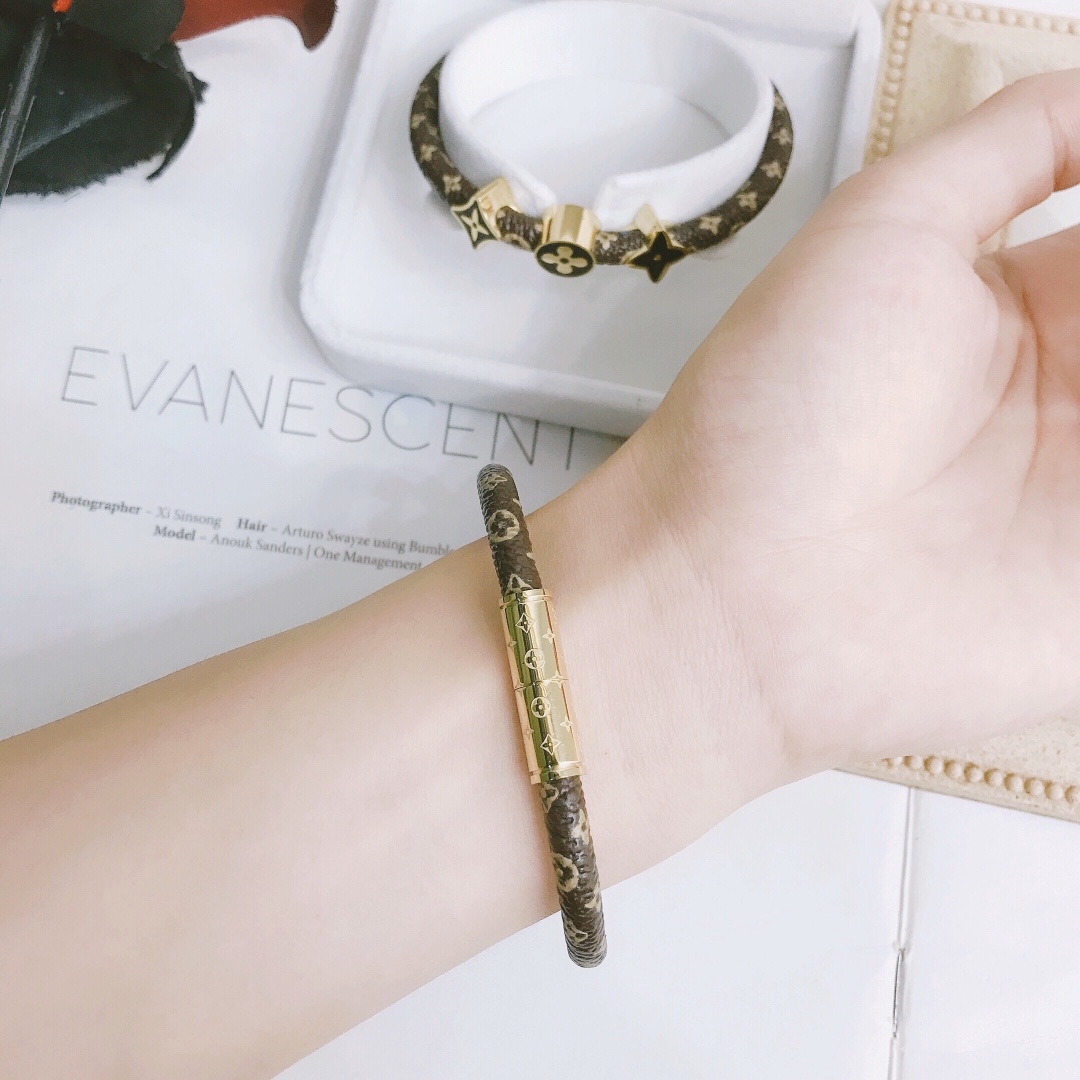 Replica LOUIS VUITTON Bangle