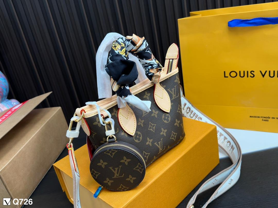 Replica Louis Vuitton Bag 13*19CM