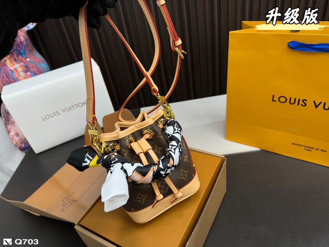 Replica Louis Vuitton Bag 15*13CM