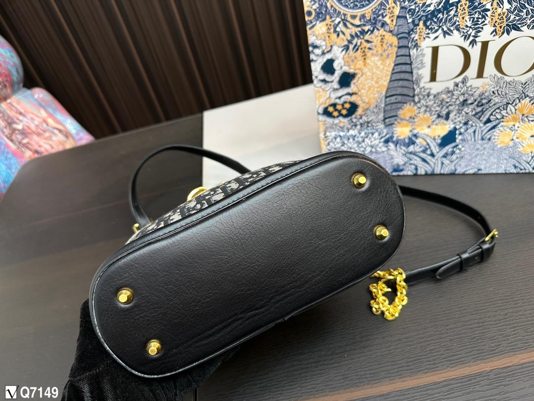 Replica Dior Bag 24*24CM