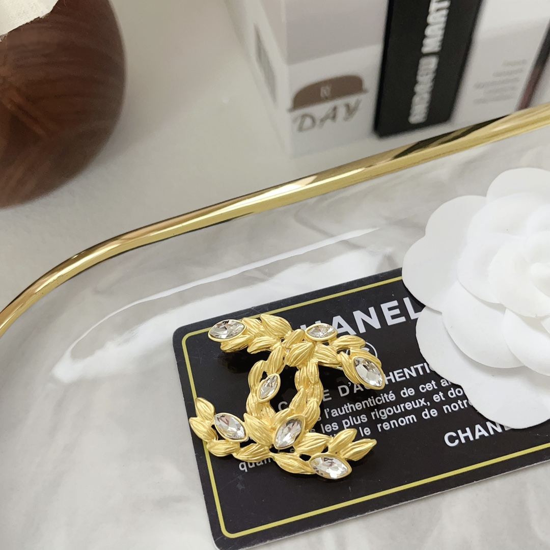 Replica CHANEL Brooch