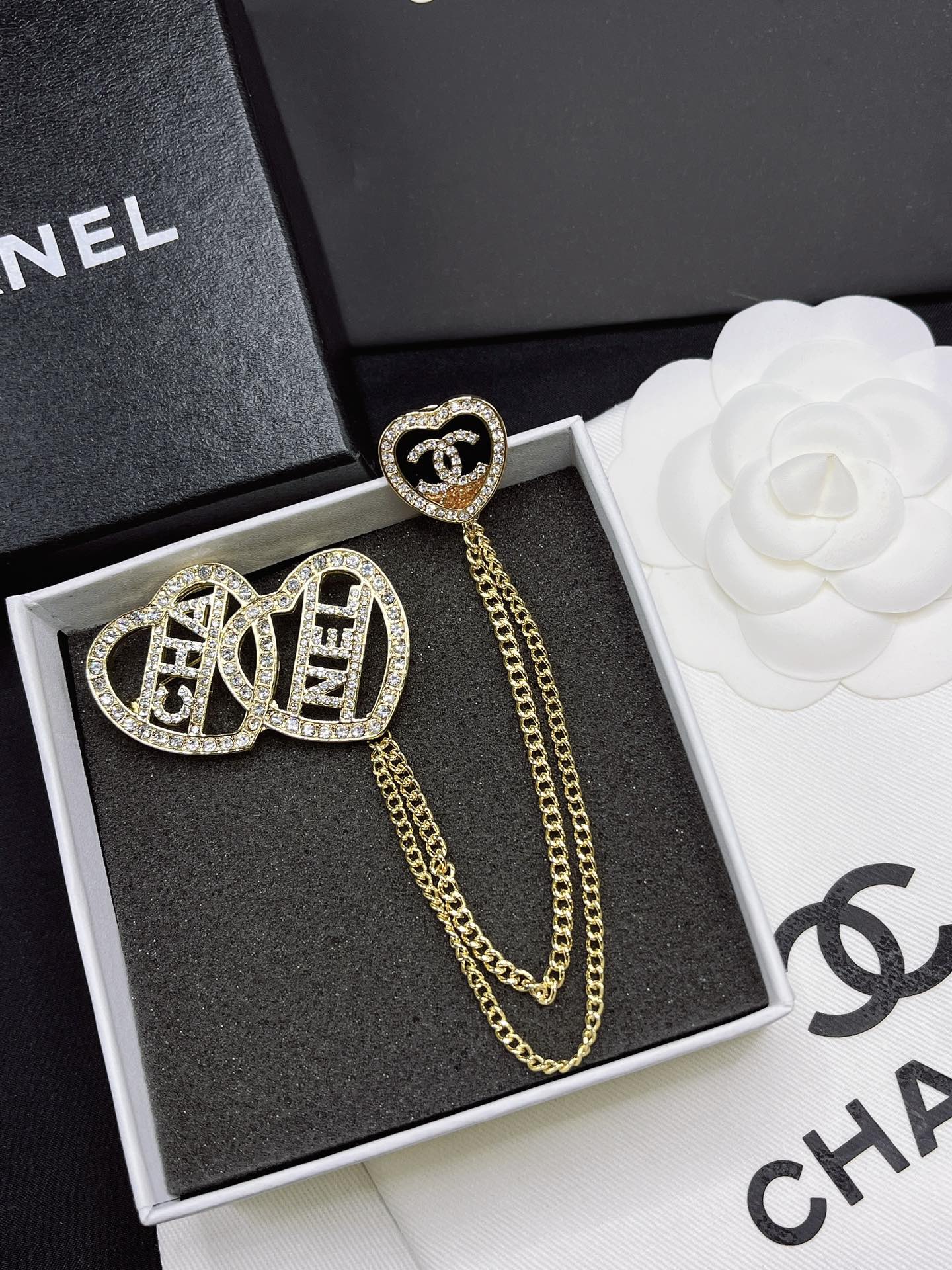 Replica CHANEL Brooch
