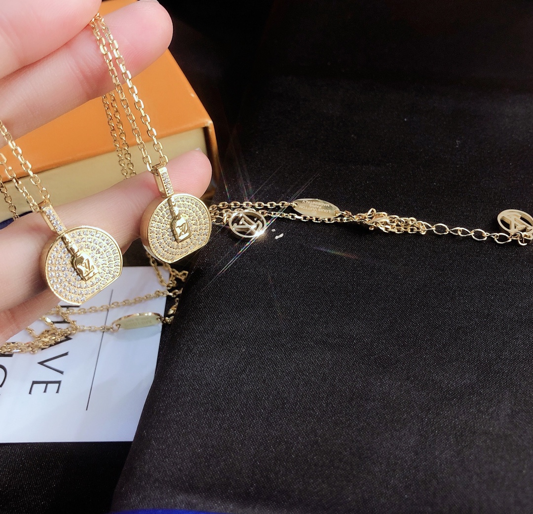 Replica LOUIS VUITTON Necklace