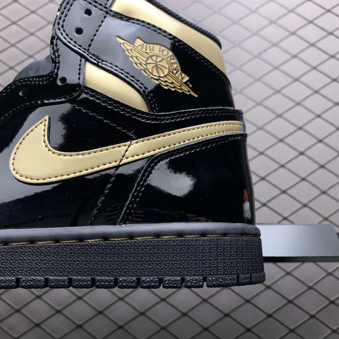 Replica Air Jordan Shoe Air Jordan 1 High OG Black Metallic Gold 555088-032 Size 40-47.5