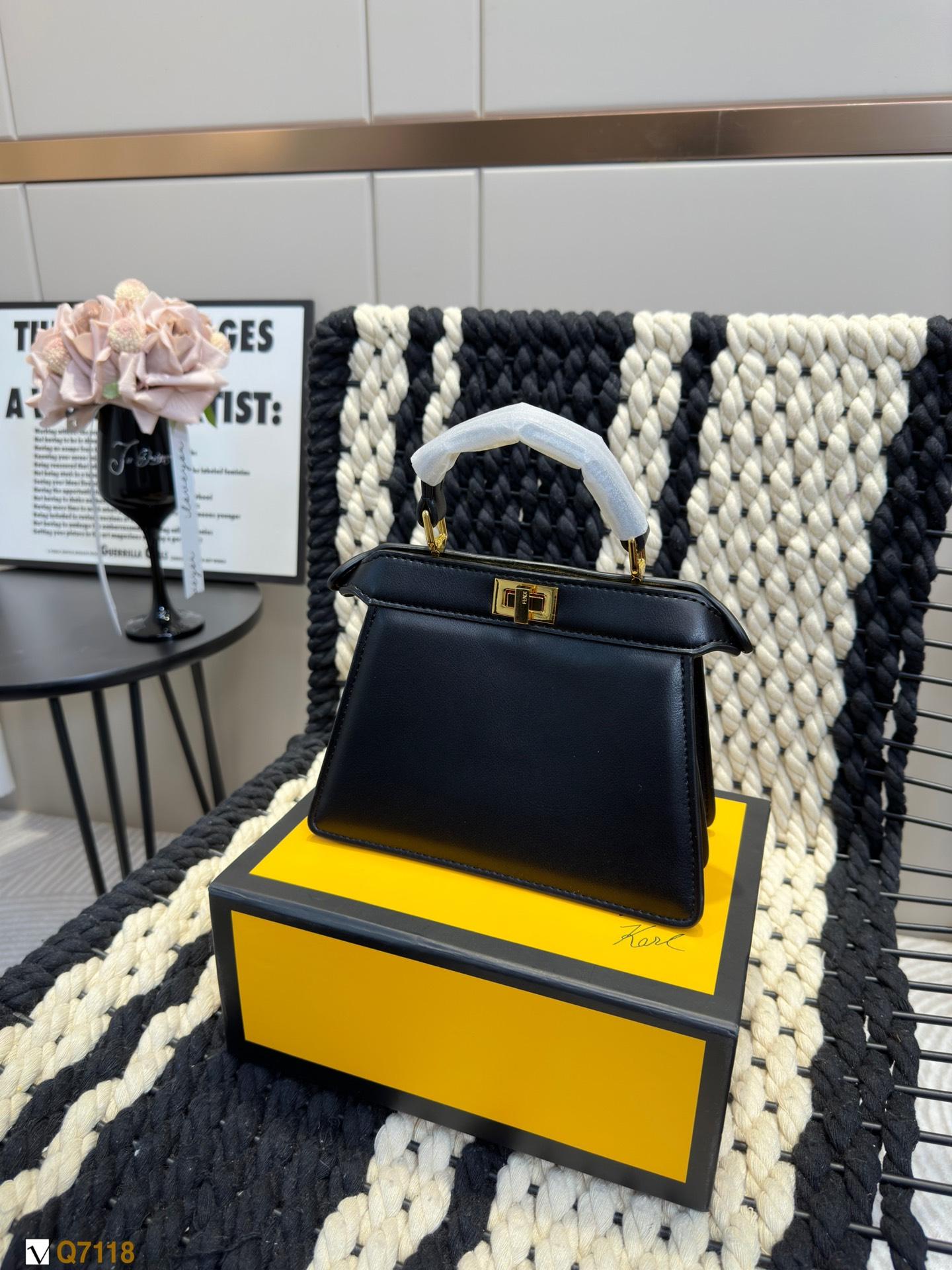 Replica Fendi Bag 20*15CM