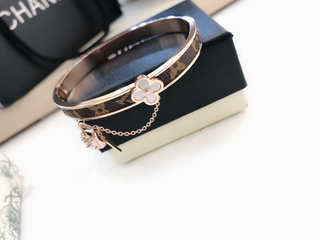 Replica LOUIS VUITTON Bangle
