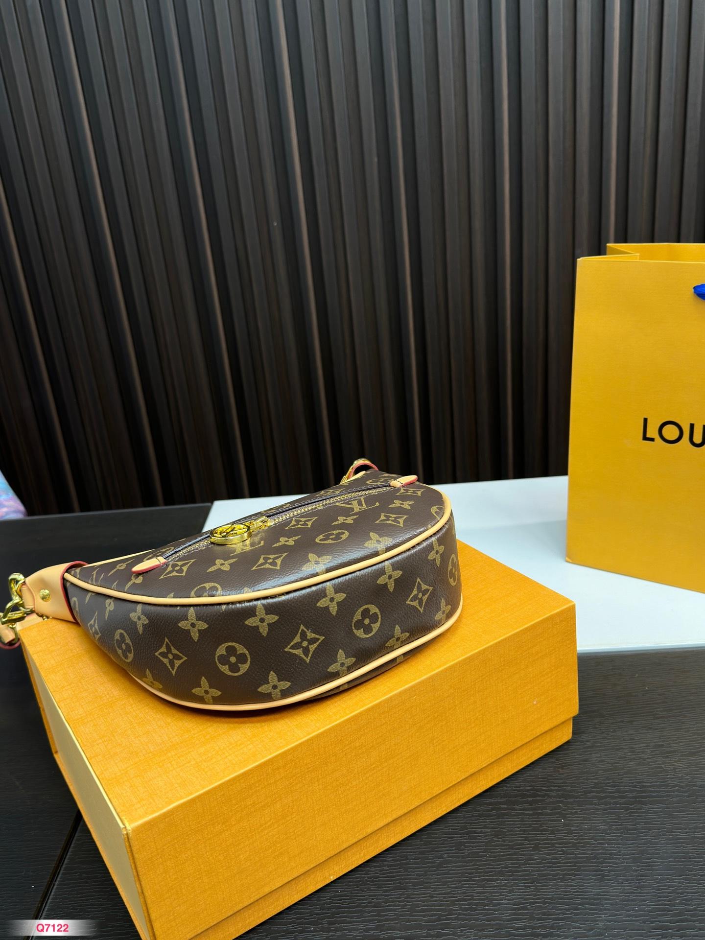 Replica Louis Vuitton Bag 12*22CM