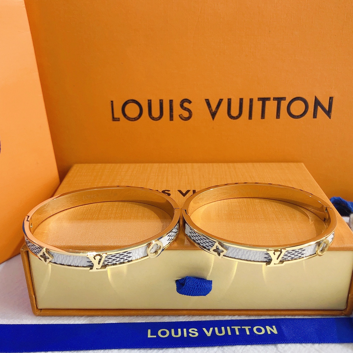 Replica LOUIS VUITTON Bangle
