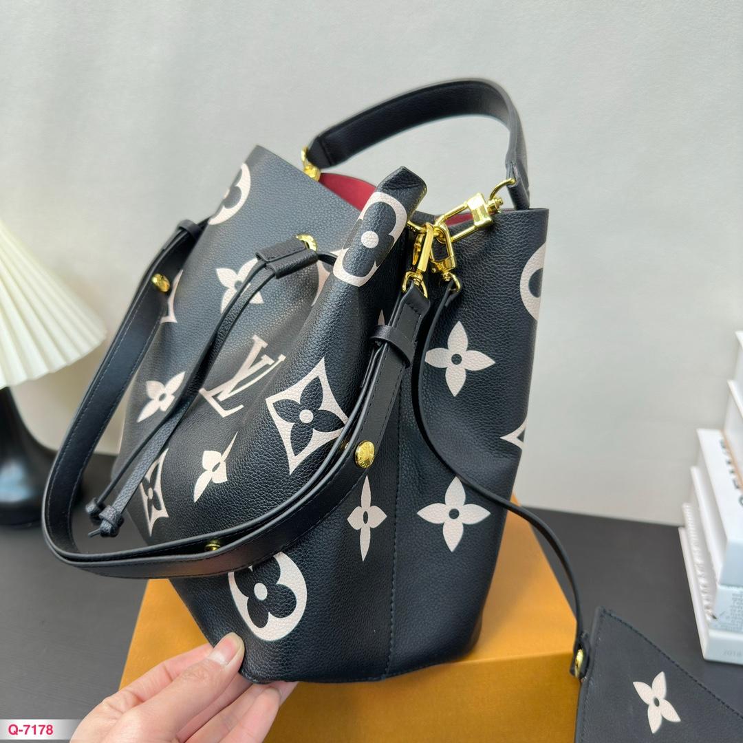 Replica Louis Vuitton Bag 25*25CM