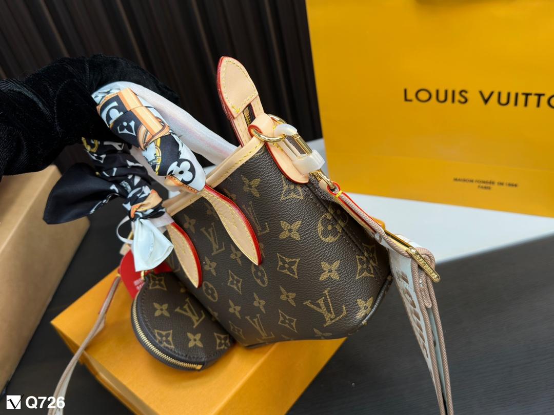 Replica Louis Vuitton Bag 13*19CM