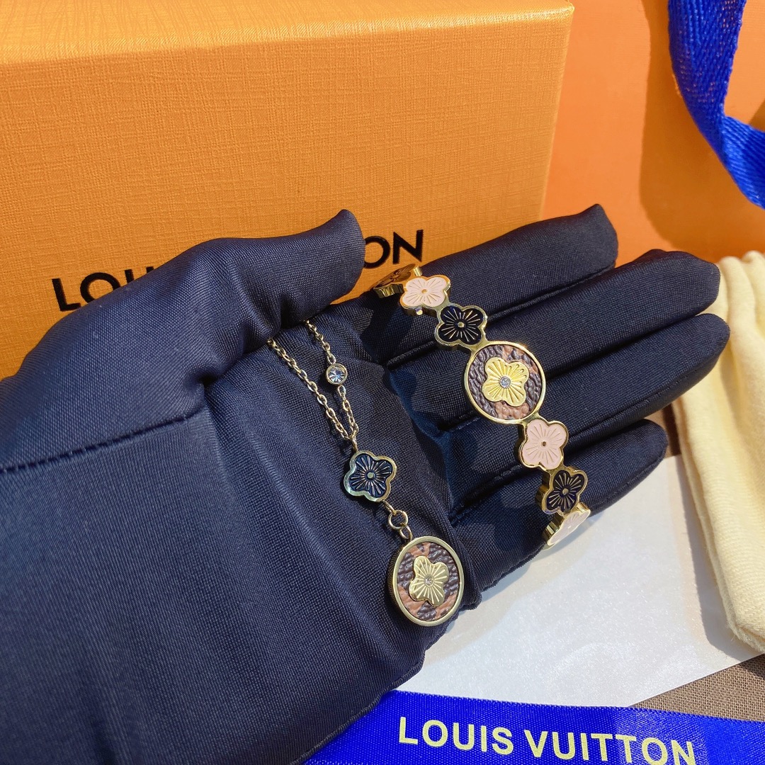 Replica LOUIS VUITTON Necklace