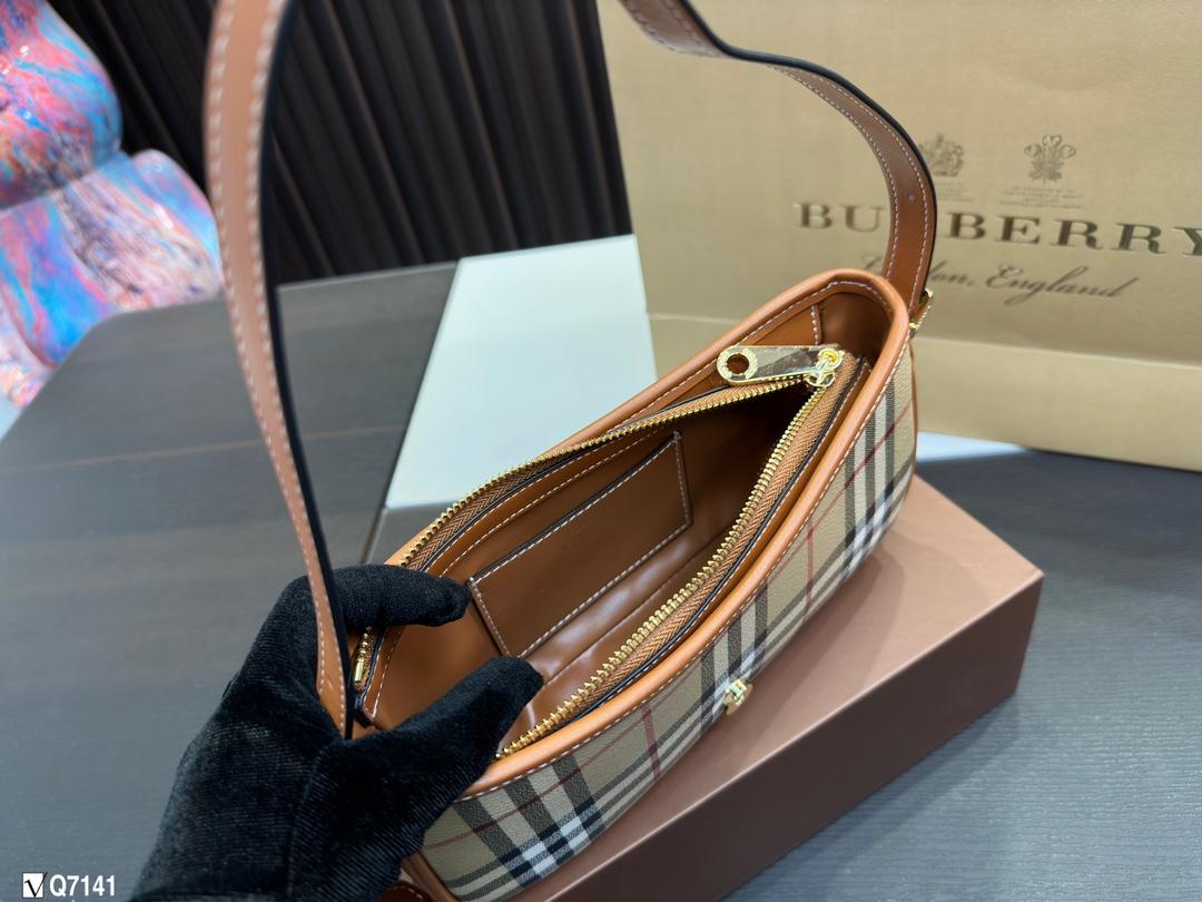 Replica Burberry Bag 23*11CM