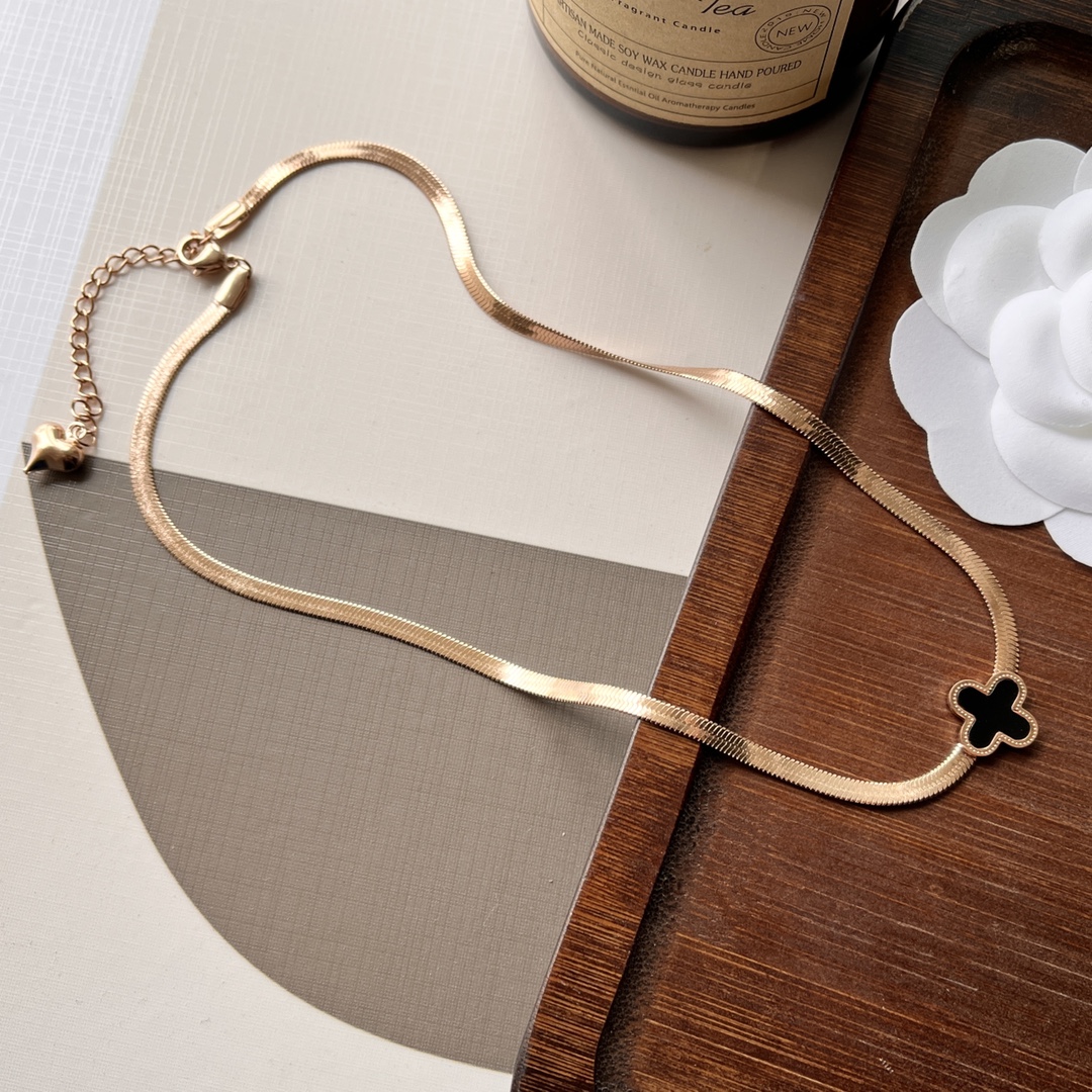 Replica VanCleef Arpels Necklace