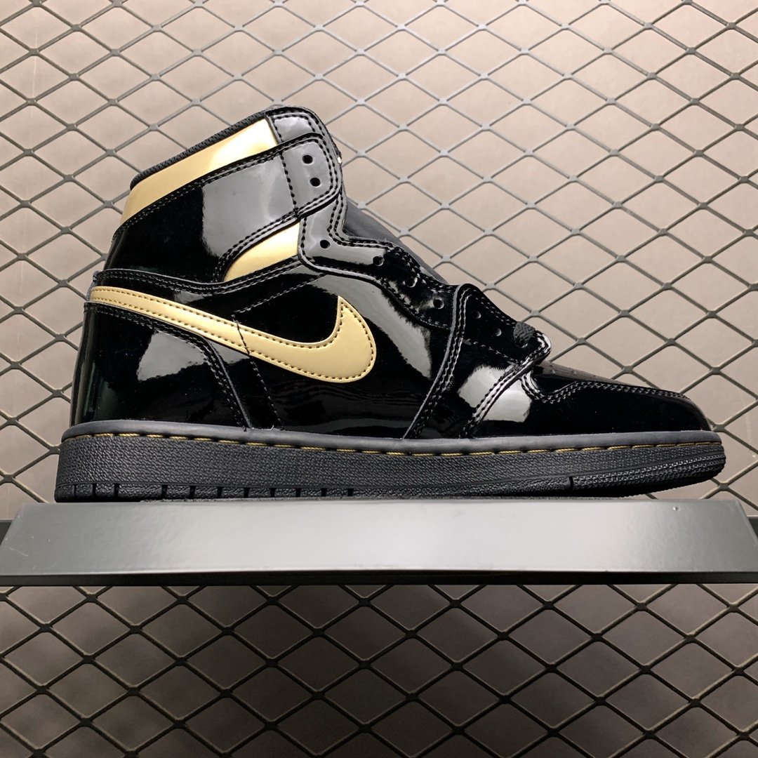 Replica Air Jordan Shoe Air Jordan 1 High OG Black Metallic Gold 555088-032 Size 40-47.5