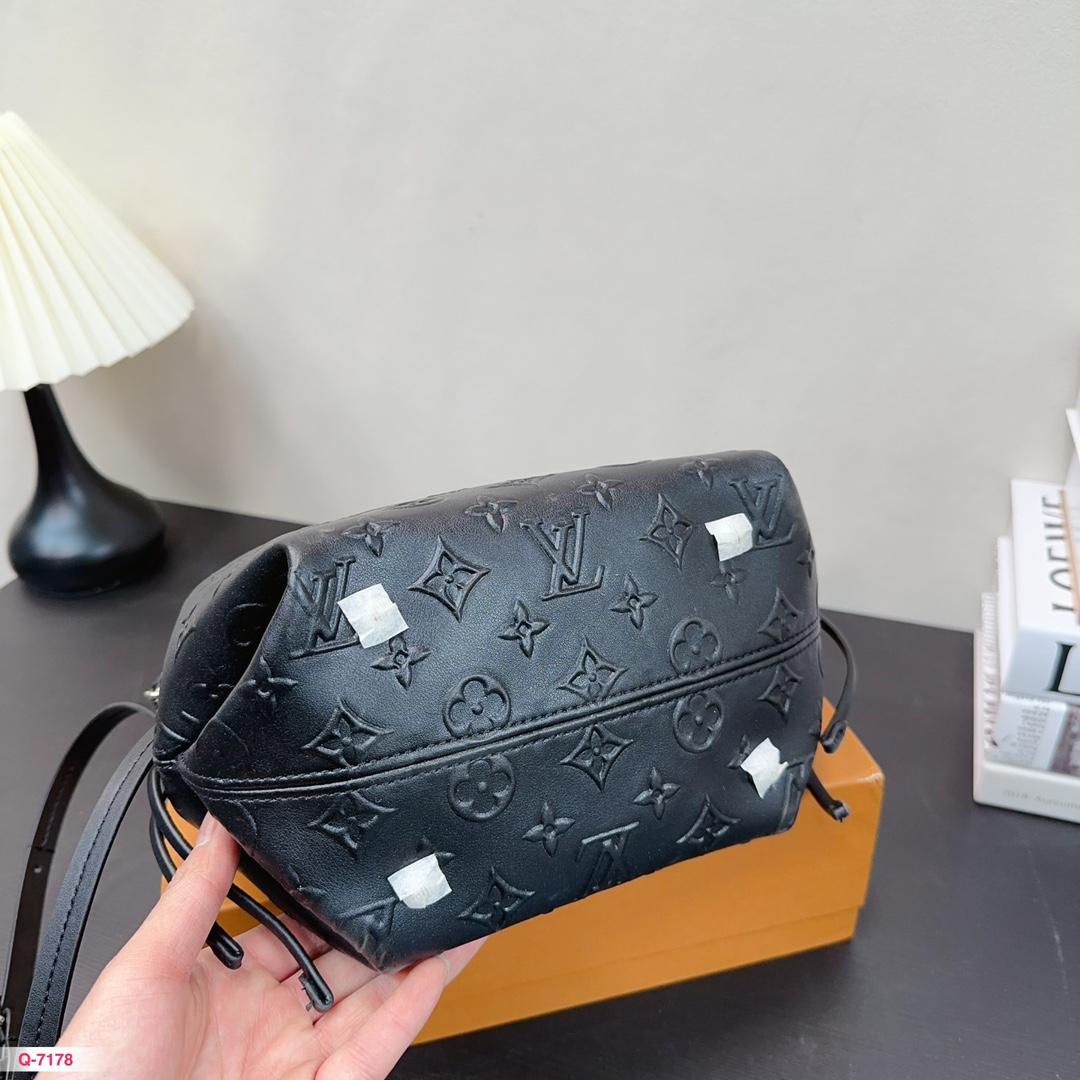 Replica Louis Vuitton Bag 24*20CM