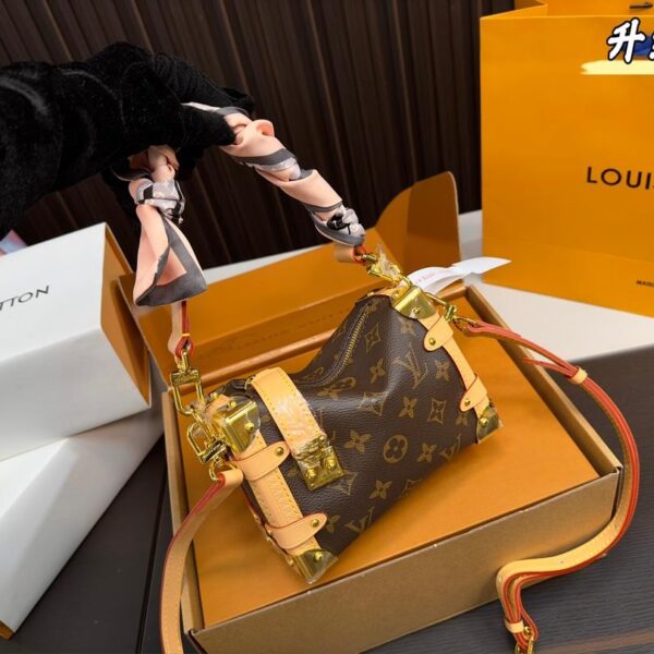 Replica Louis Vuitton Bag 17*12CM/23*16CM