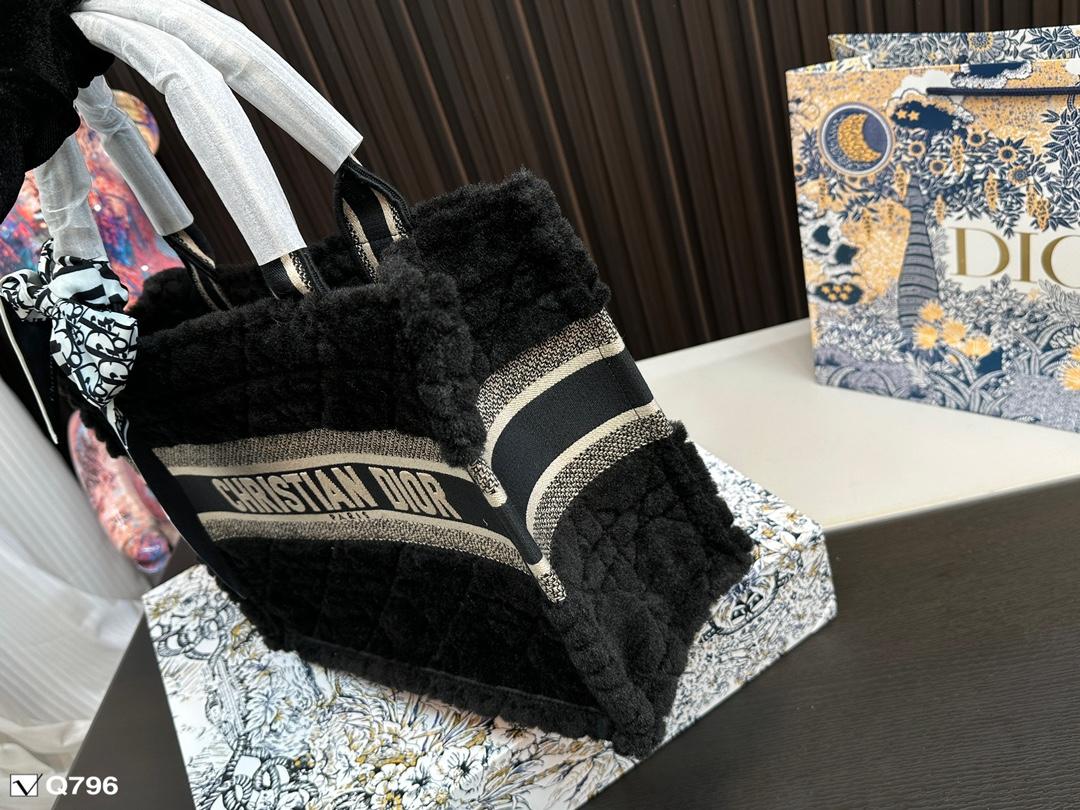 Replica Dior Bag   24*20CM/33*26CM/38*32CM