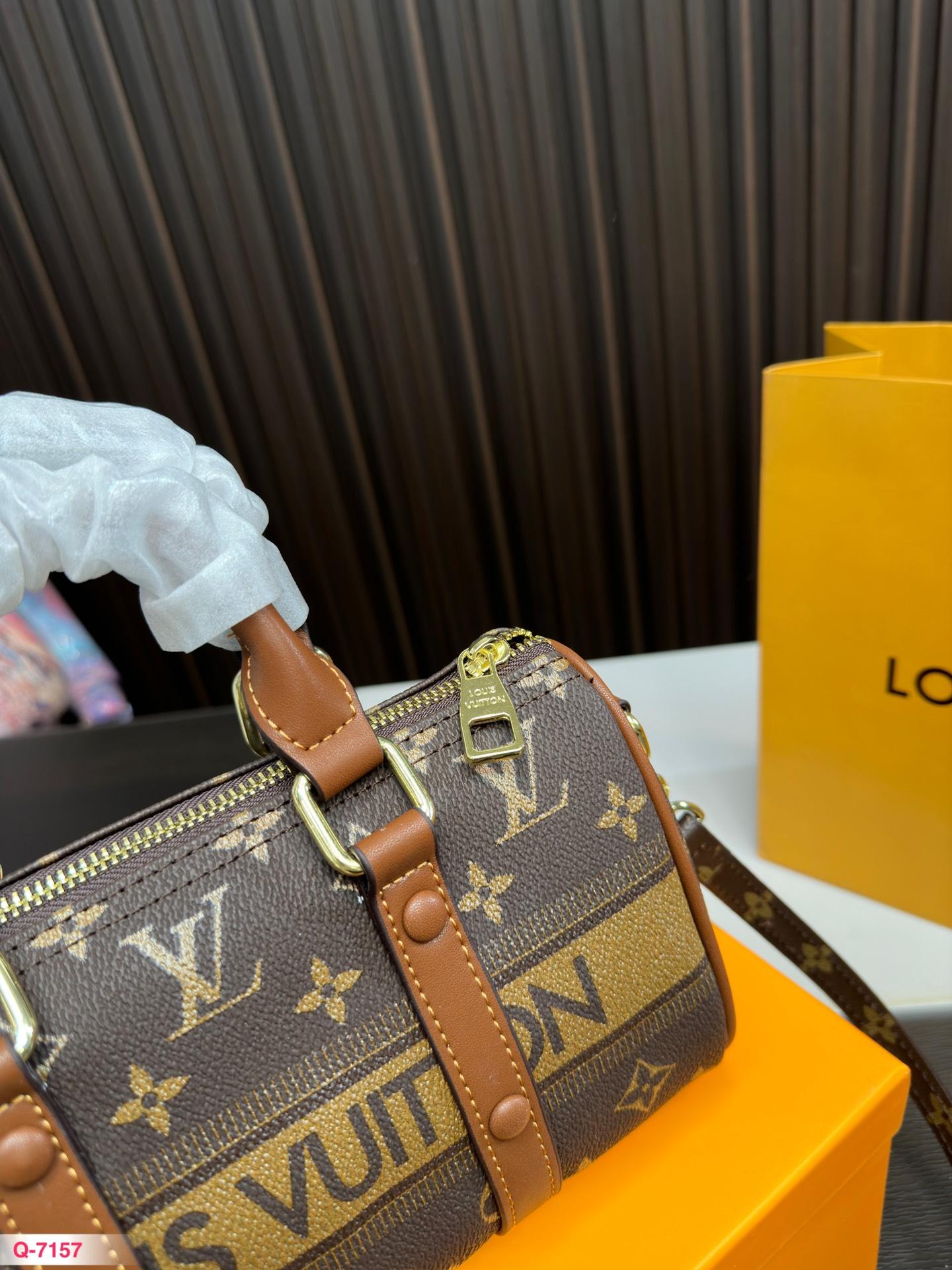 Replica Louis Vuitton Bag 13*23CM