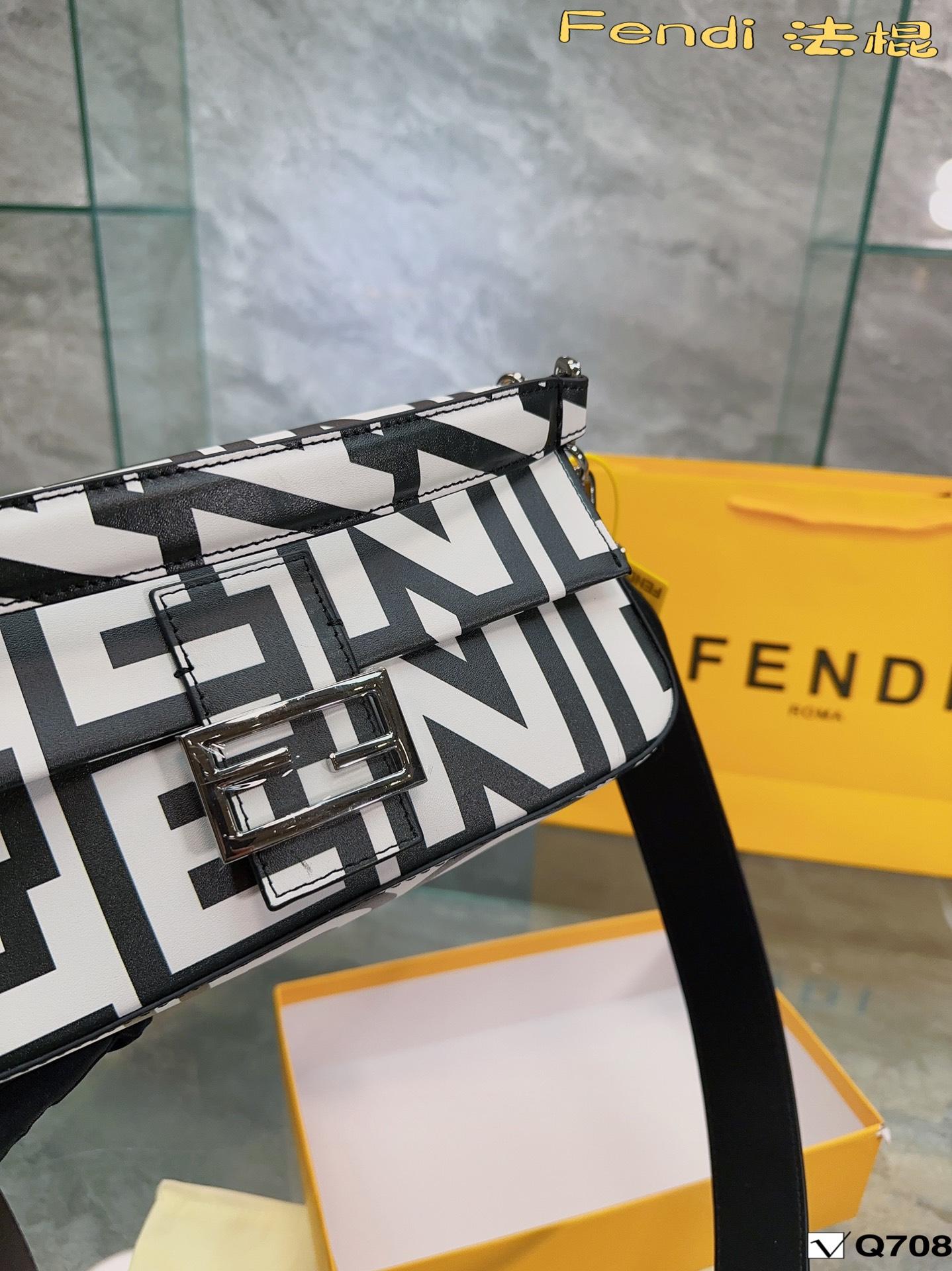Replica Fendi Bag 26*19CM