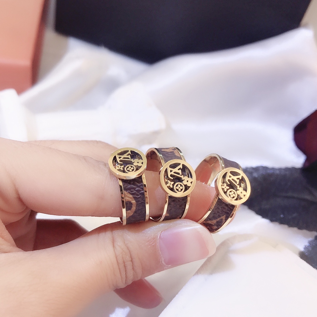 Replica LOUIS VUITTON Ring