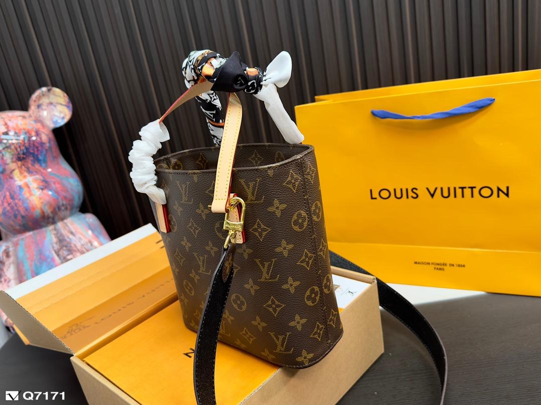 Replica Louis Vuitton Bag 20*20CM