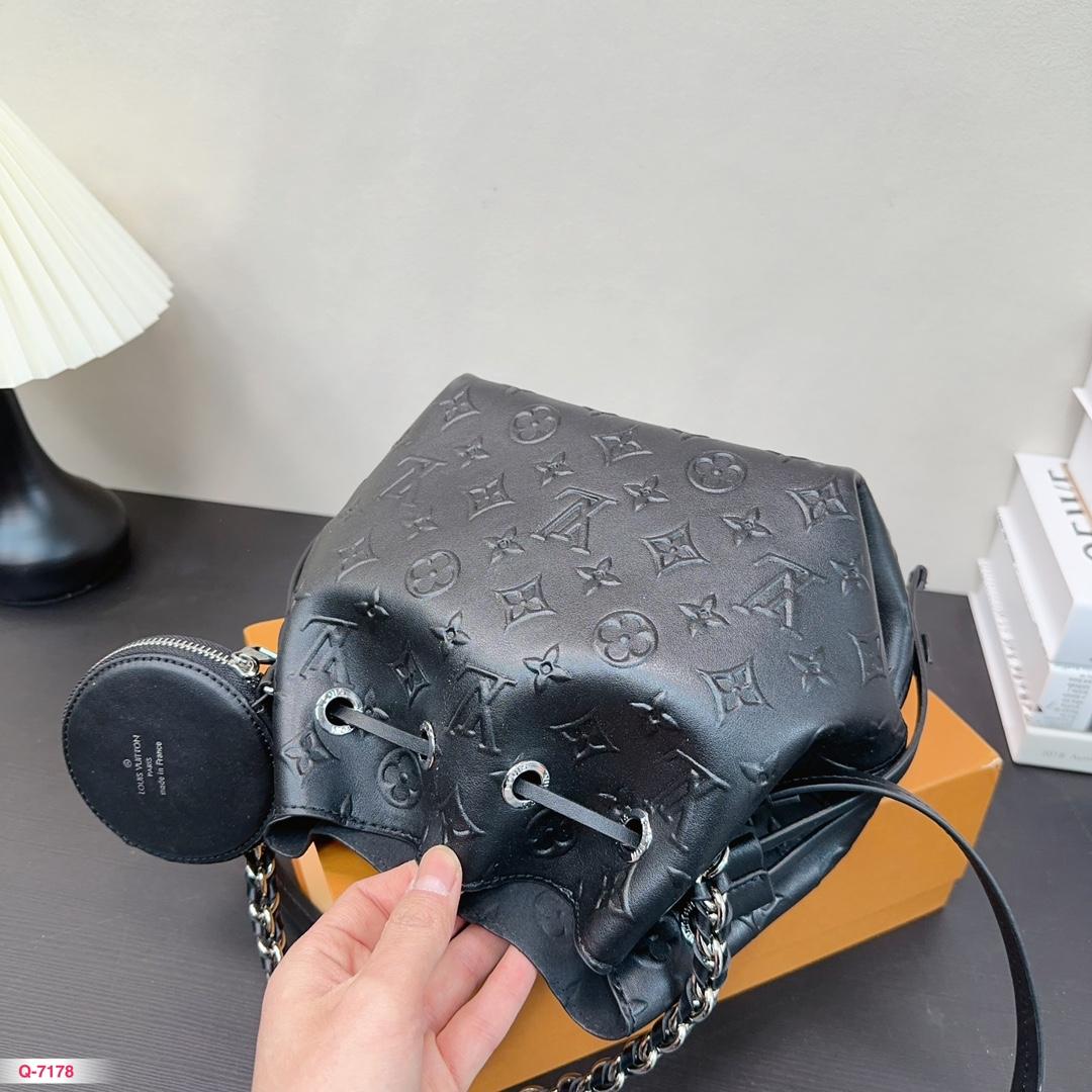 Replica Louis Vuitton Bag 24*20CM