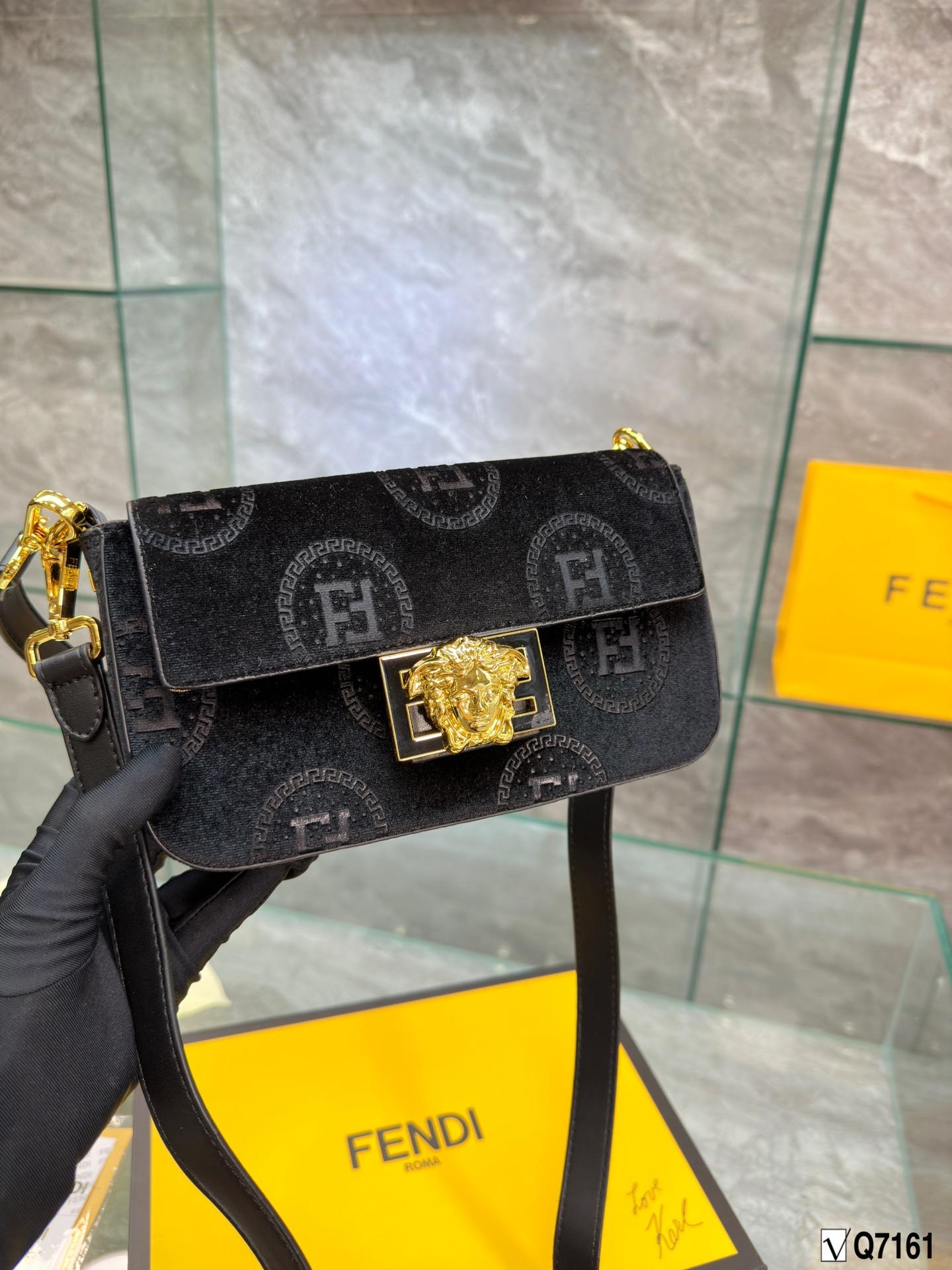 Replica Fendi Bag 22*13CM