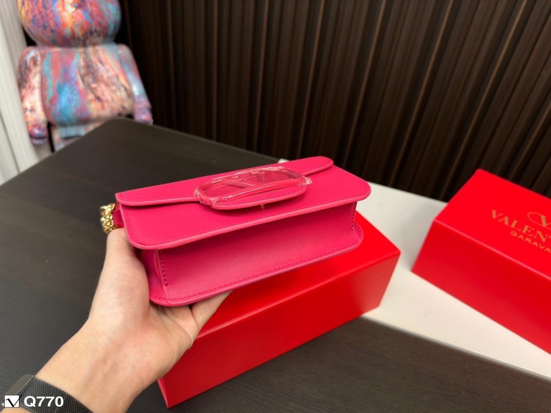Replica Valentino Bag 20*11CM/27*13CM