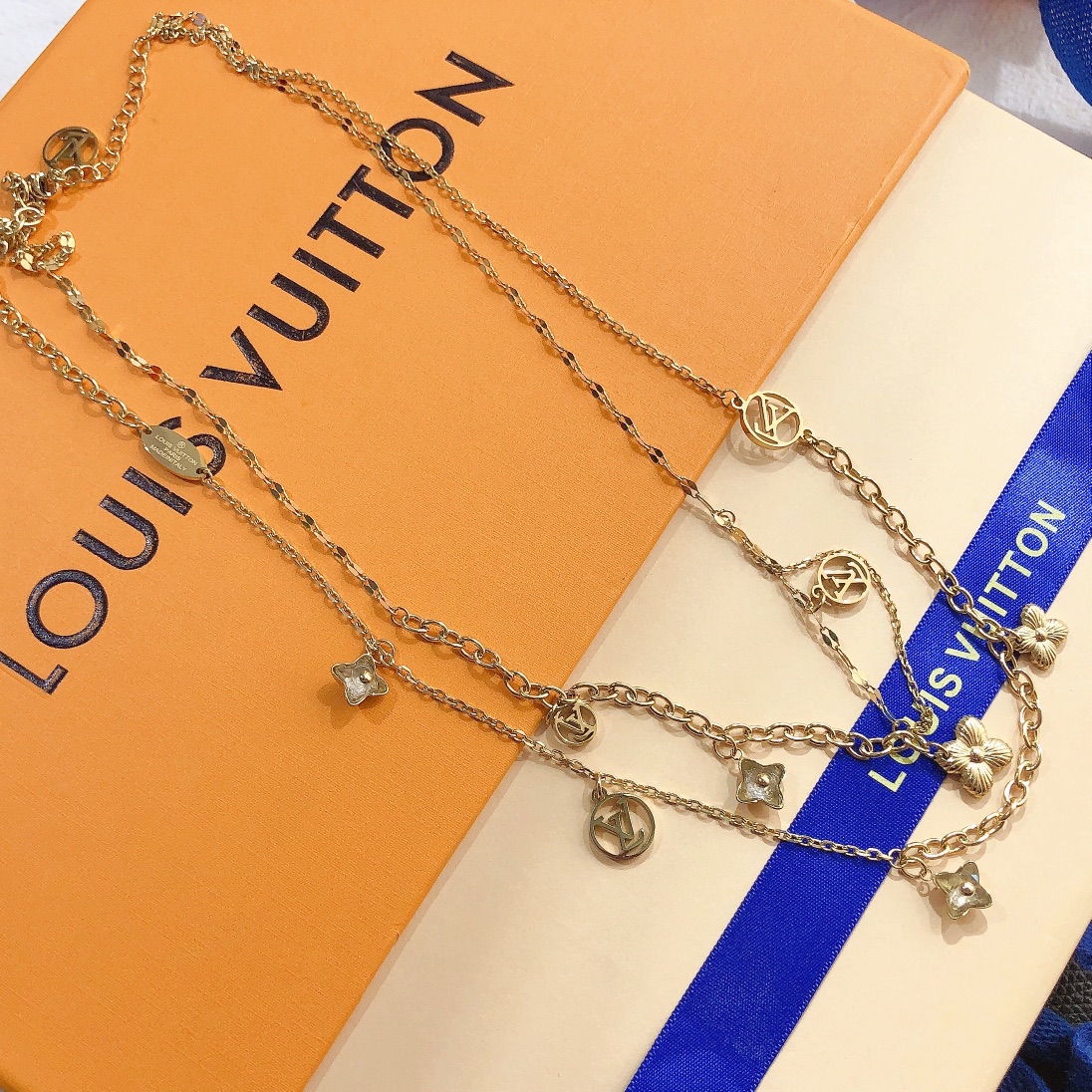 Replica LOUIS VUITTON Necklace