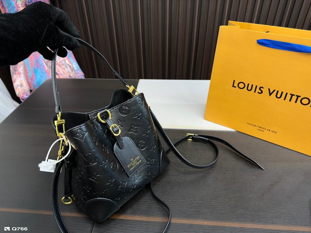 Replica Louis Vuitton Bag 20*18CM