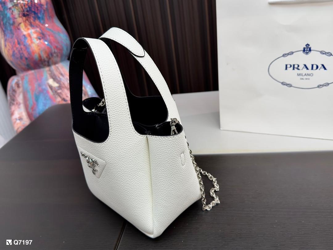 Replica Prada Bag 17*15CM