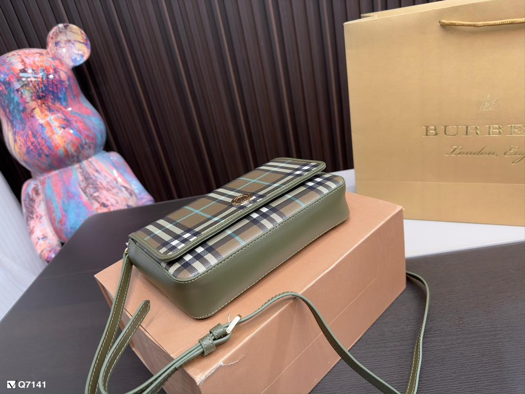 Replica Burberry Bag 14*22CM