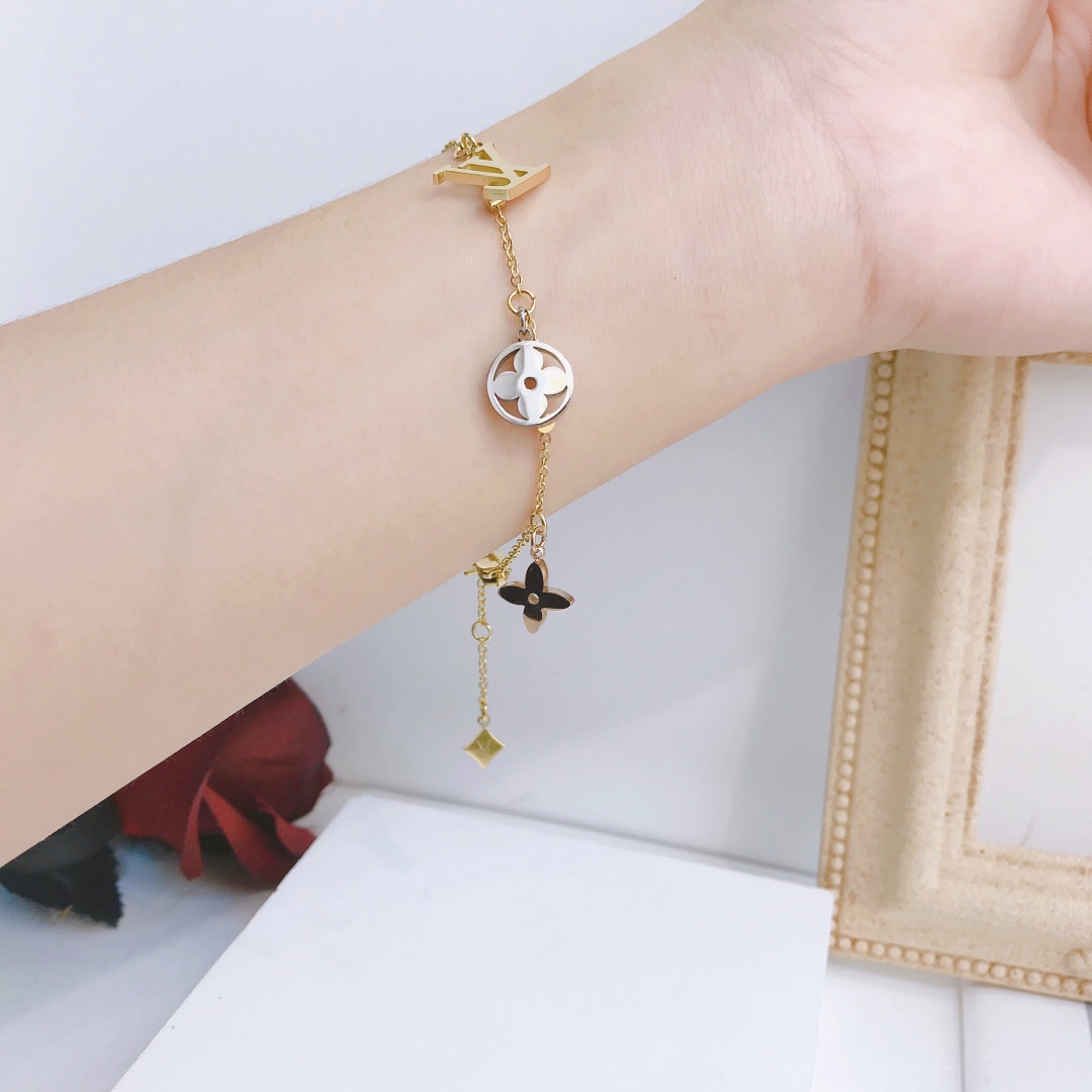 Replica LOUIS VUITTON Bracelet
