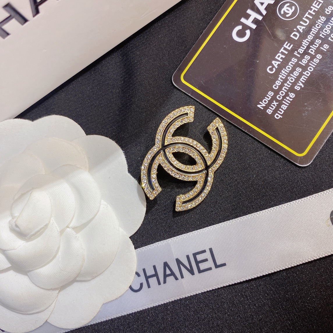 Replica CHANEL Brooch