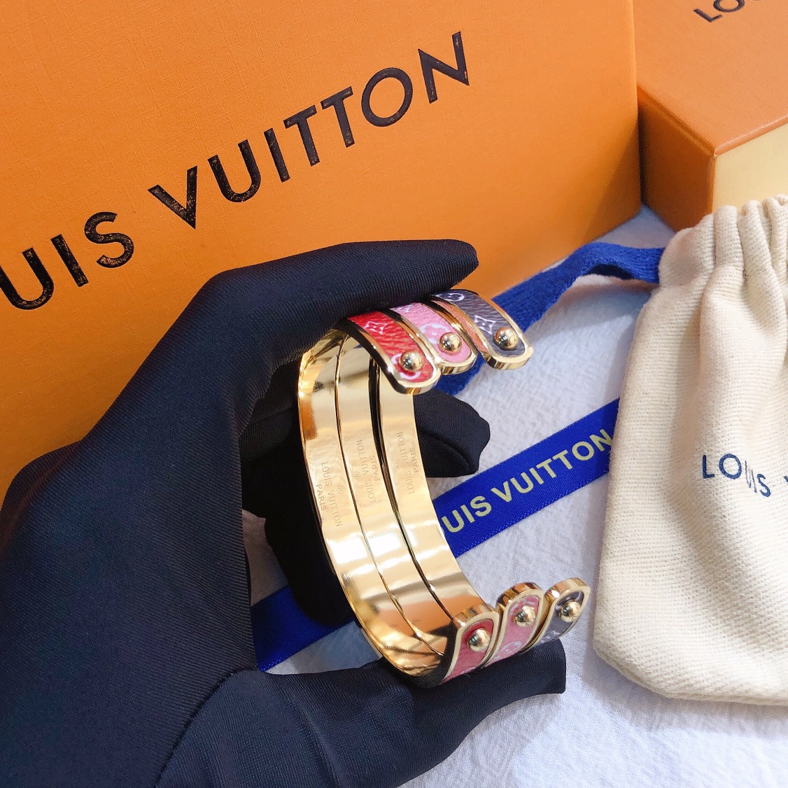 Replica LOUIS VUITTON Bangle
