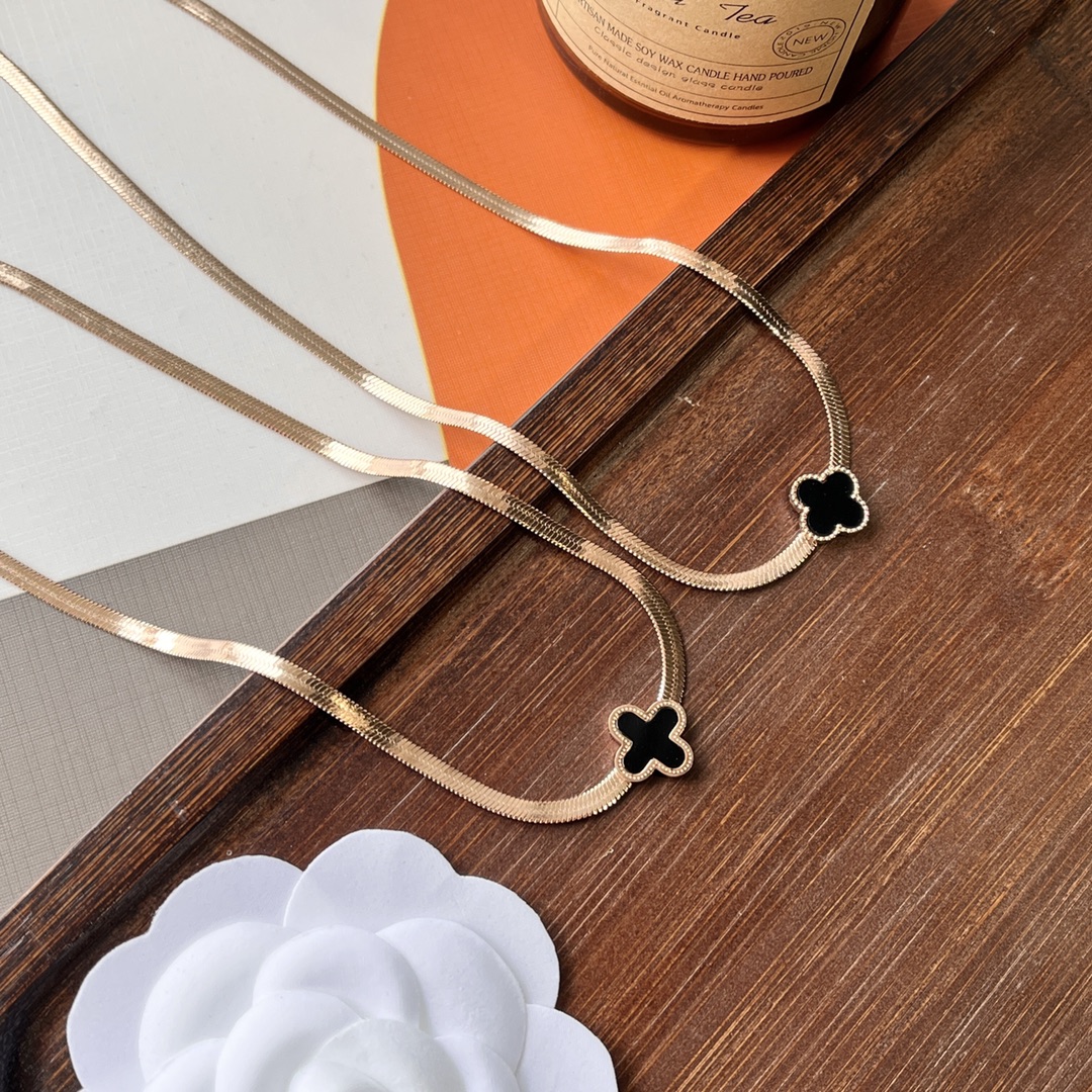 Replica VanCleef Arpels Necklace