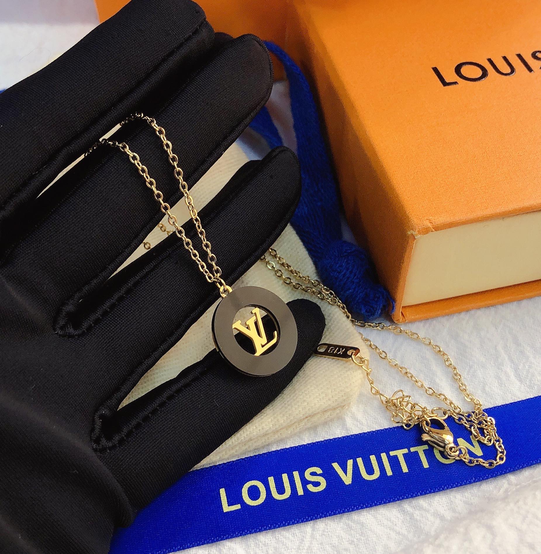 Replica LOUIS VUITTON Necklace
