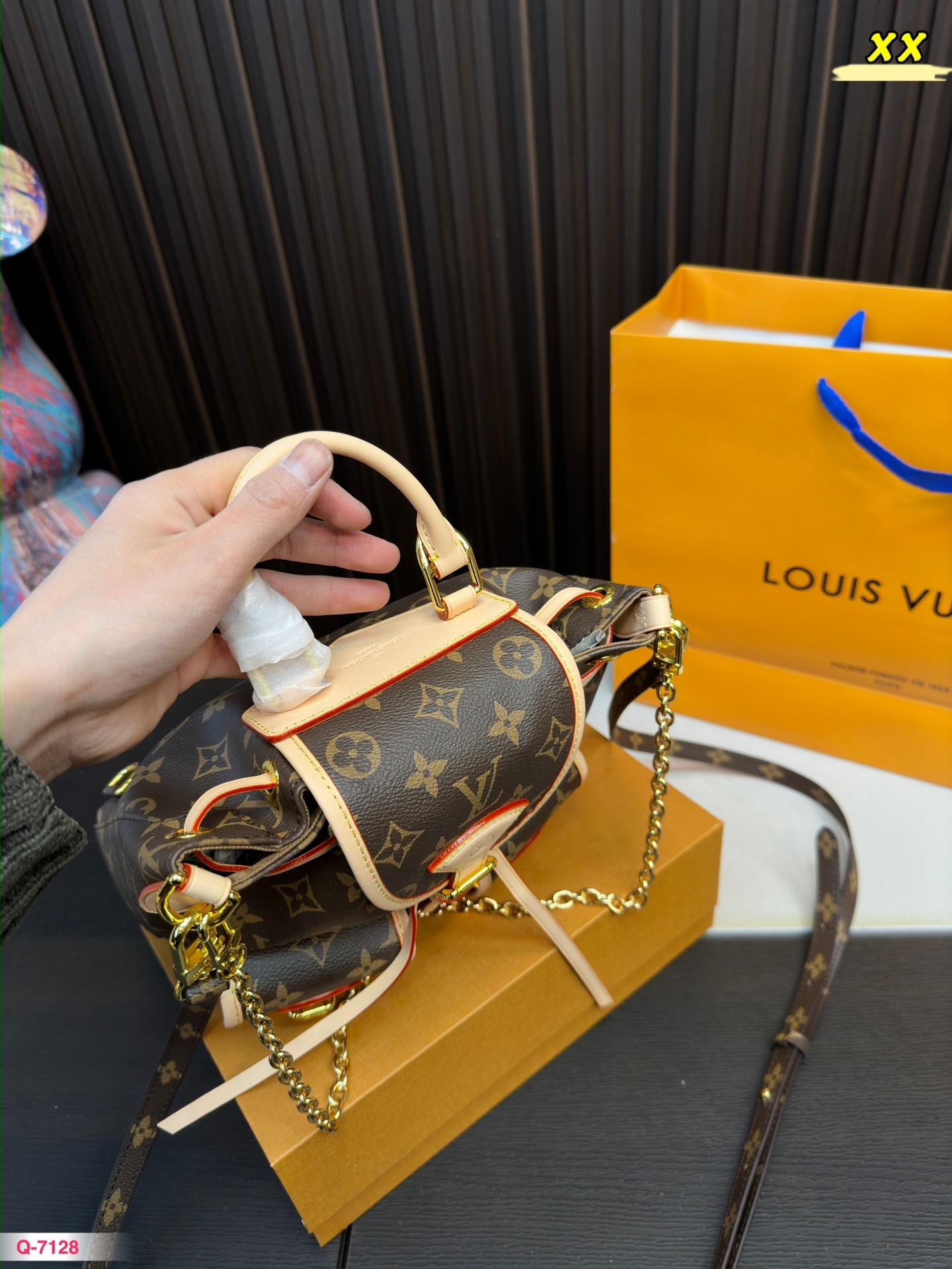 Replica Louis Vuitton Bag 24*22CM