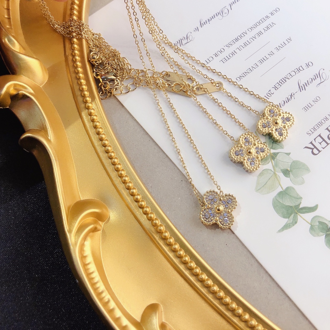 Replica VanCleef Arpels Necklace