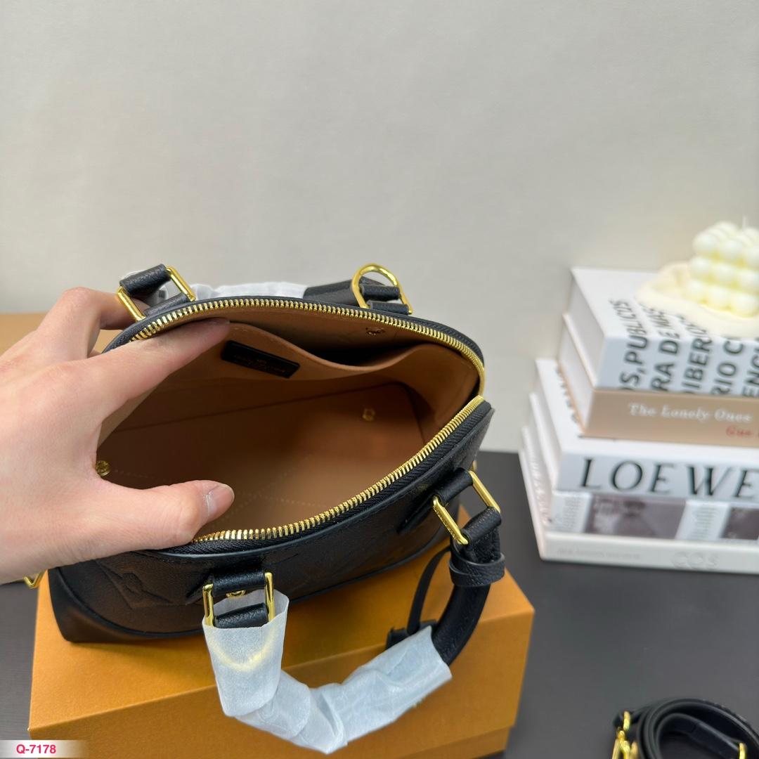Replica Louis Vuitton Bag 24*18CM
