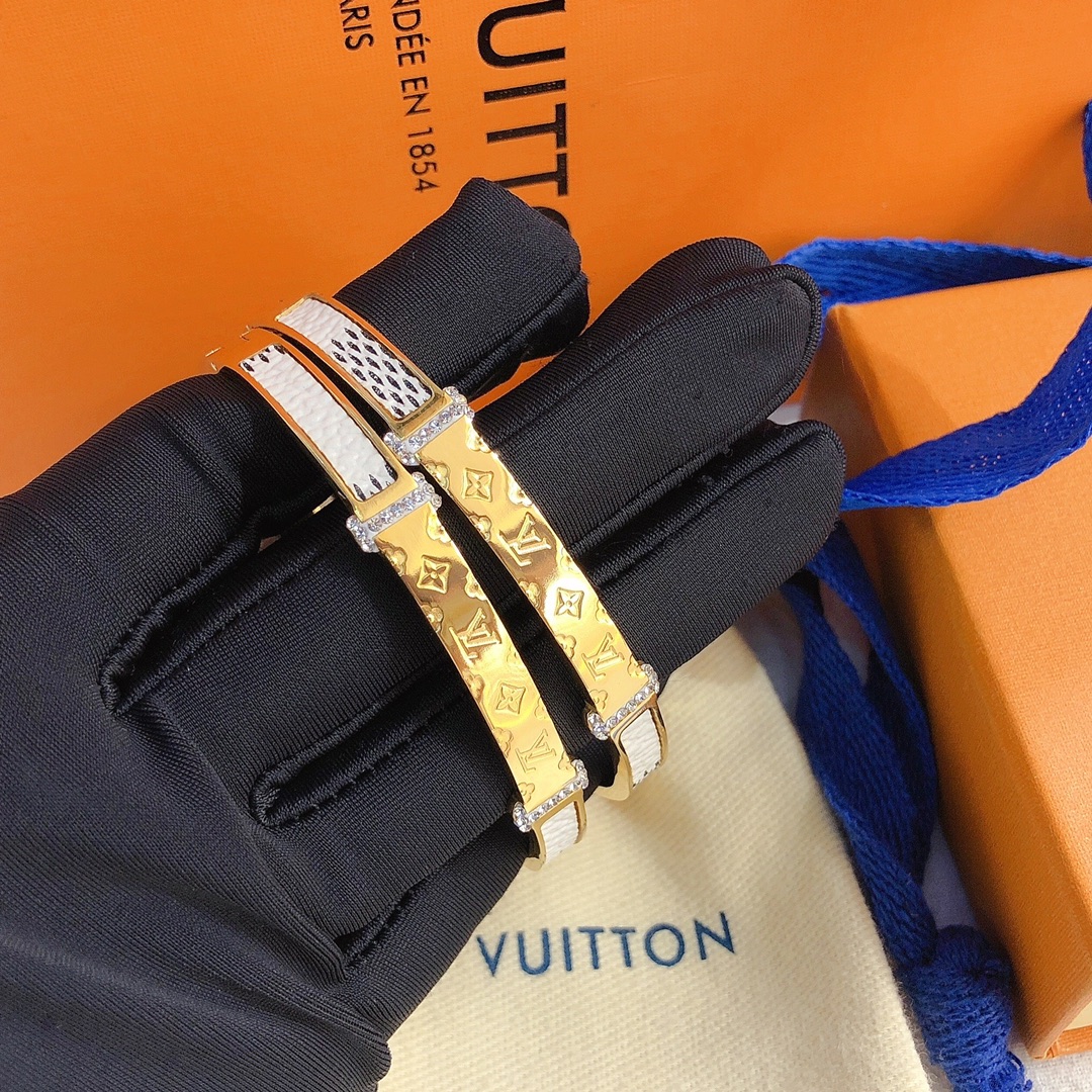 Replica LOUIS VUITTON Bangle