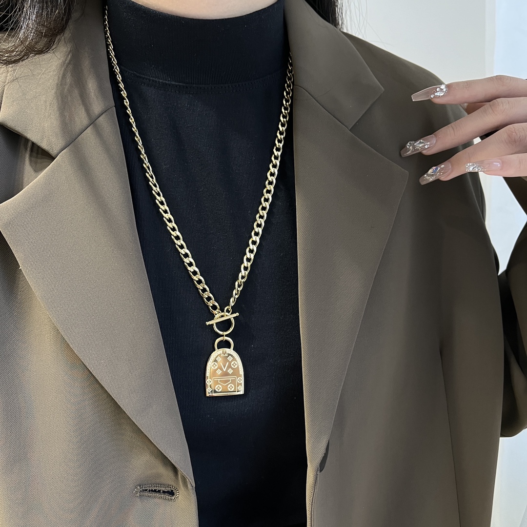 Replica LOUIS VUITTON Necklace