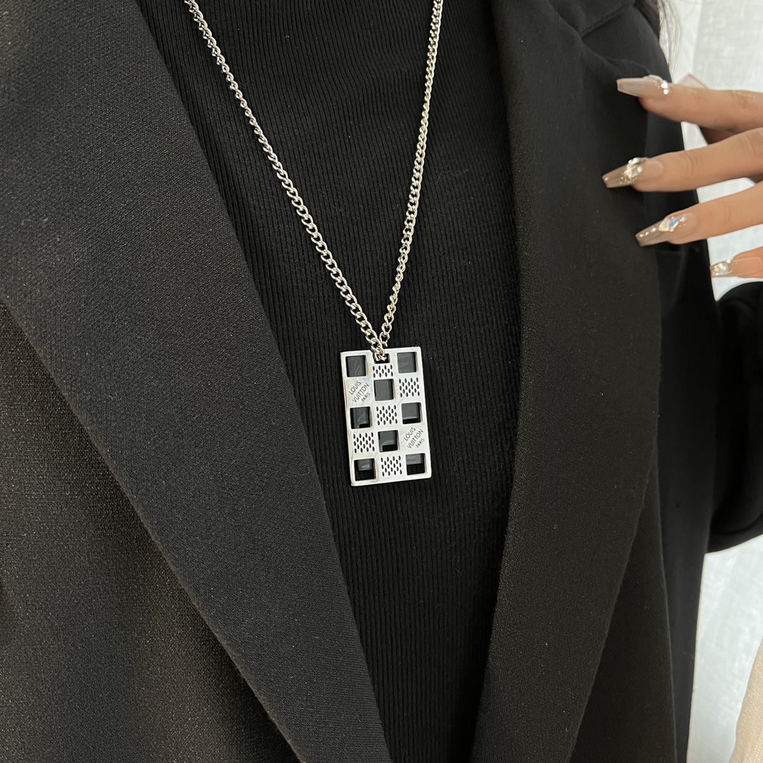 Replica LOUIS VUITTON Necklace